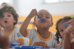 Governo lança campanha para inclusão de pescado na alimentação escolar e garante melhorias nutricionais para alunos da rede pública até 2026
