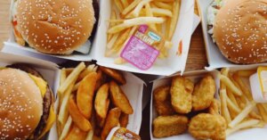Governo lança iniciativa para combater desertos alimentares e garante acesso a alimentos saudáveis em comunidades vulneráveis