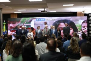MEC anuncia posse de reitores e libera R$ 608 milhões para expansão de universidades, criando novas oportunidades de ensino e infraestrutura no Brasil