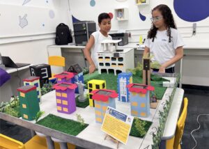 Rio de Janeiro inaugura ginásio educacional tecnológico e oferece formação inovadora para 330 alunos em Guadalupe, preparando jovens para o futuro profissional