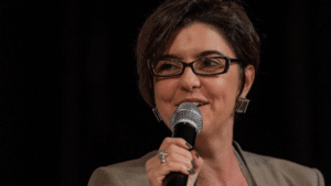 Paula Fabiani, CEO do IDIS, é a única brasileira na lista TIME100 Filantropia 2026, ao lado de nomes como Warren Buffett e MacKenzie Scott