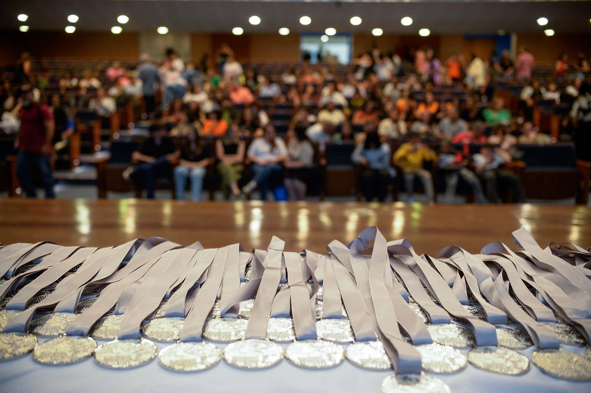 69 alunos da rede estadual de São Paulo competem na final da Olimpíada Estadual de Química neste sábado 13 de junho de 2026 no Instituto de Química da USP com premiação marcada para às 15h30