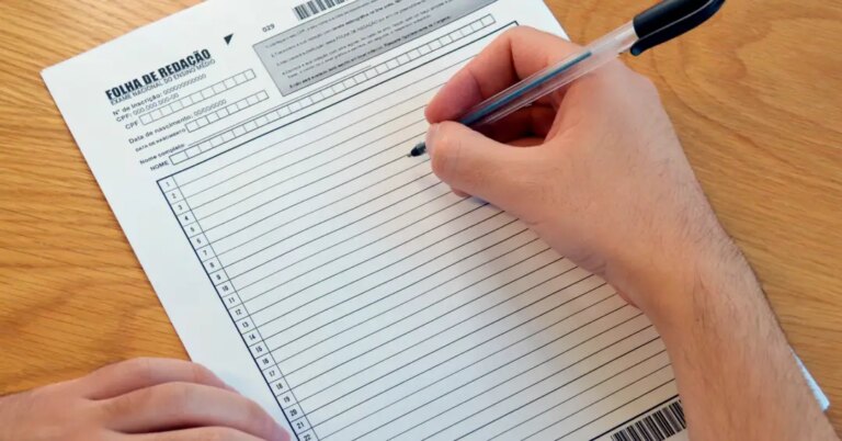 Enem 2025 revela queda nas redações nota mil e oferece insights valiosos para quem busca se destacar na próxima edição com dicas de professores e textos exemplares