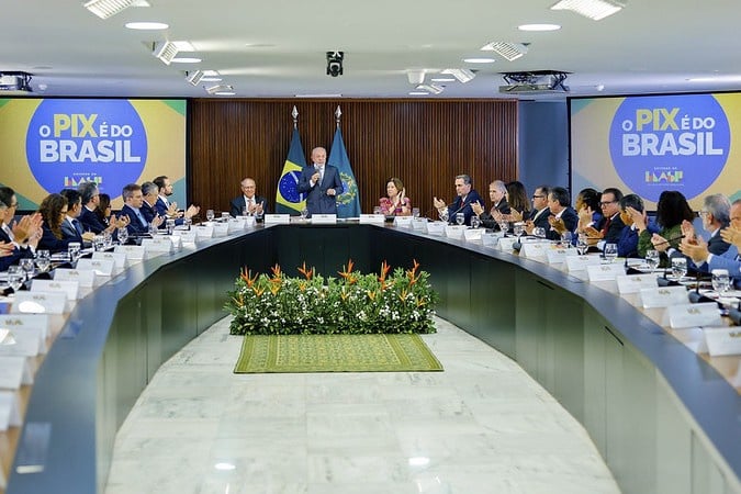 Governo anuncia investimentos em educação e libera novas obras em escolas e universidades, garantindo oportunidades para milhões de estudantes em todo o Brasil