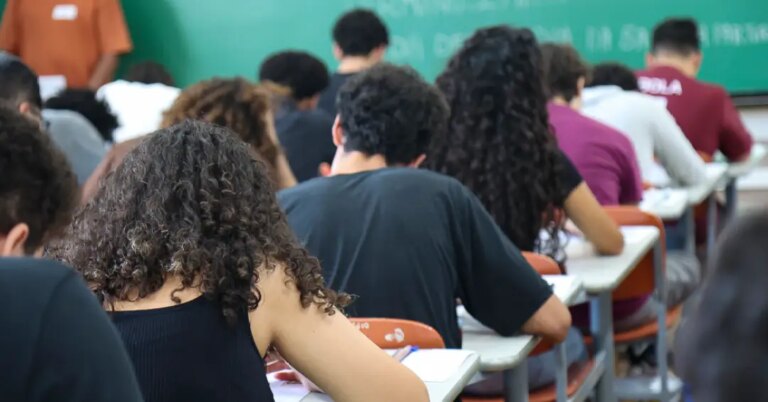 Inep abre inscrições para certificadores do Enem com remuneração de até R$ 864 por dia e oportunidade de trabalho em grande evento educacional