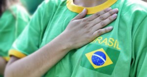 Instituição revela significado de palavras do Hino Nacional e oferece oportunidade de aprendizado que pode enriquecer conhecimento cultural e profissional