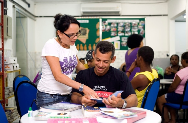 MEC lança jornada de formação para docência na EJA e abre oportunidade de capacitação com certificação para educadores em todo o Brasil