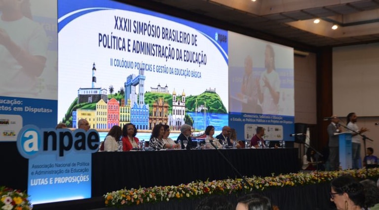 MEC participa de simpósio sobre PNE e SNE e abre espaço para debates que podem transformar a educação pública no Brasil