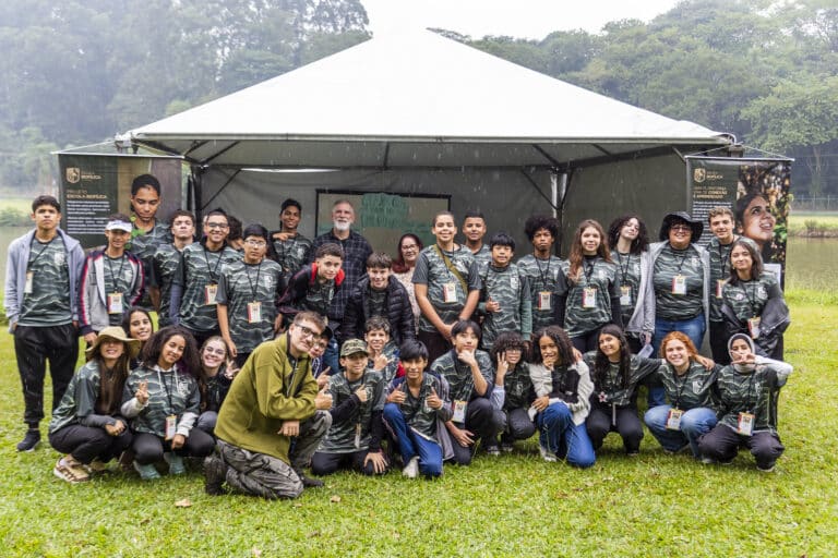 Projeto Escola Biofílica da Escola Estadual MMDC leva 36 estudantes ao Avistar Brasil 2026 para promover a conservação ambiental e registrar mais de 250 espécies de fauna e flora