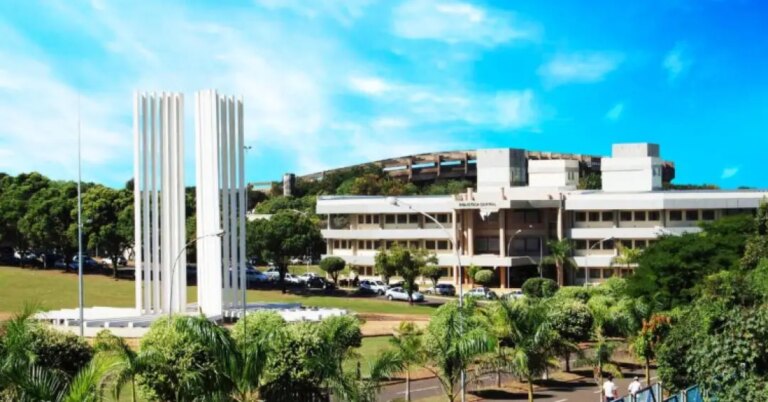 Universidades brasileiras enfrentam queda em ranking mundial e apenas cinco instituições sobem, revelando oportunidades para quem busca qualificação e carreira de sucesso