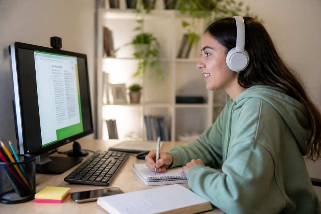 Imagem editorial sobre IFSULDEMINAS abre inscrições para cursos técnicos gratuitos EaD com polos em São Paulo e Espírito Santo, seleção por sorteio e taxa