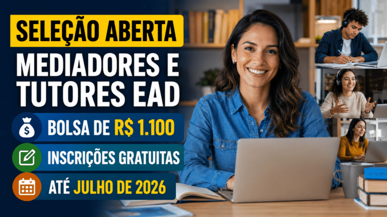 Profissional sorrindo em frente ao notebook, em imagem sobre seleção para mediadores e tutores EAD com bolsa de R$ 1.100 e inscrições gratuitas
