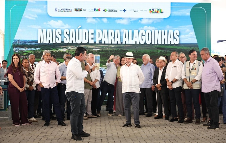 Governo da Bahia recebe 29 novos ônibus escolares que garantem acesso à educação e transformam a vida de estudantes em áreas rurais