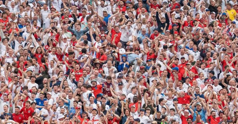 Música Wonderwall se torna hino da Inglaterra na Copa do Mundo e revela significado surpreendente que pode impactar sua visão sobre a canção
