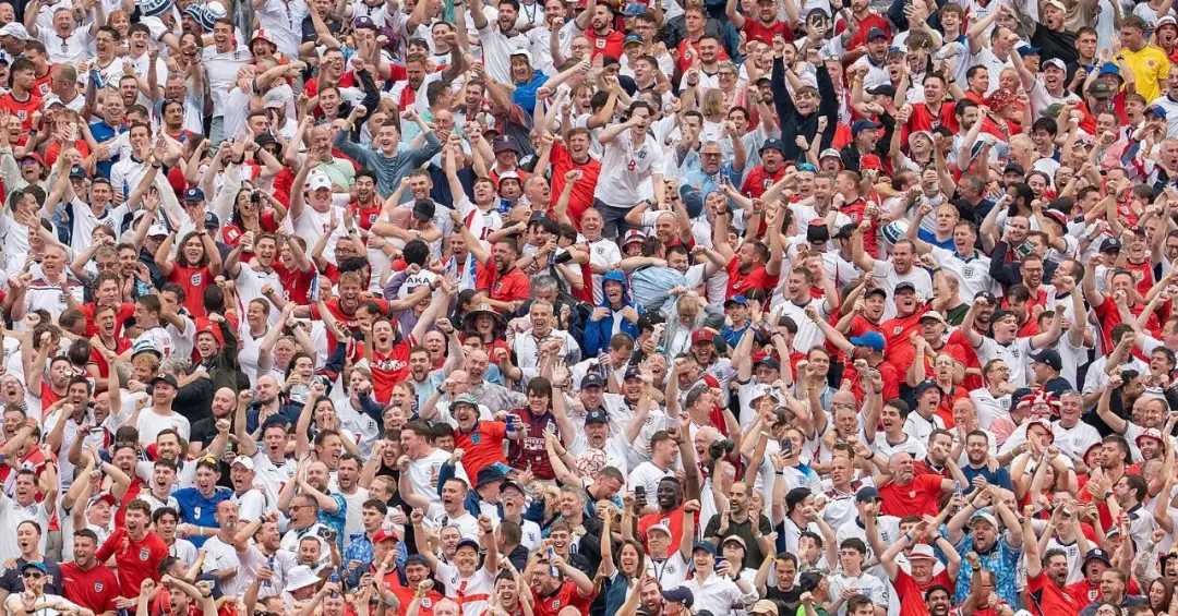 Música Wonderwall se torna hino da Inglaterra na Copa do Mundo e revela significado surpreendente que pode impactar sua visão sobre a canção